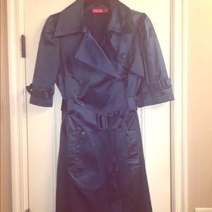 Fitted trench coat